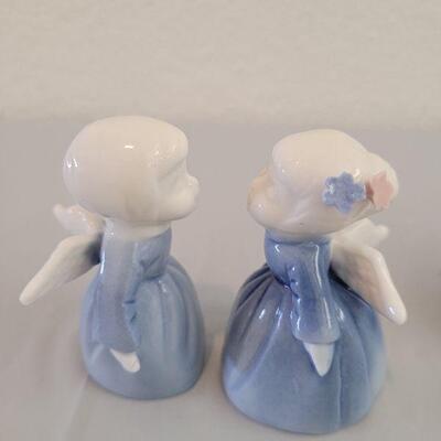 Lot 207: (4) Vintage Kissing Angels Figurines 