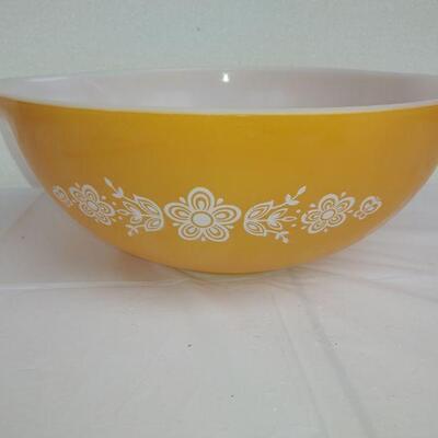 Pyrex Butterfly Gold Bowl