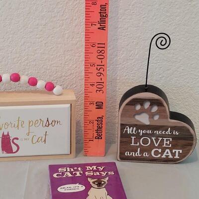 Lot 216:  New Cat Deco