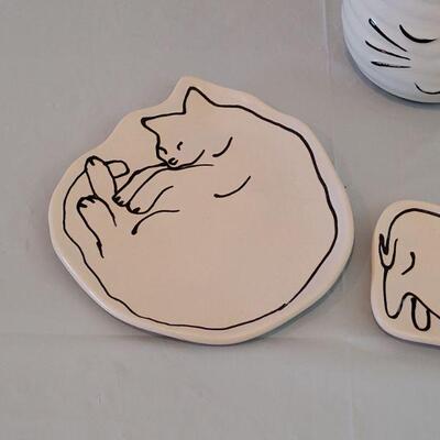 Lot 219: Cat Coffee Cup & Deco