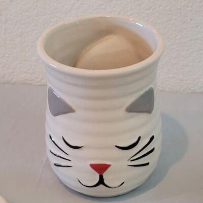 Lot 219: Cat Coffee Cup & Deco