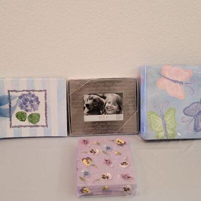 Lot 227: Photo Albums, Notecard Set and Photo Frame