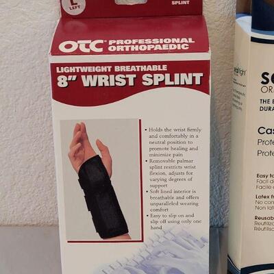 Lot 232: New Wrist Splint and Seal Tight Cast Cover