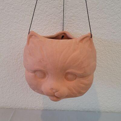 Lot 238: Hanging Triple Face Cat Planter 