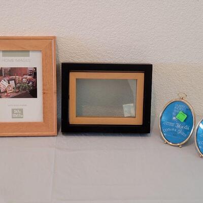 Lot 252: Picture Frames