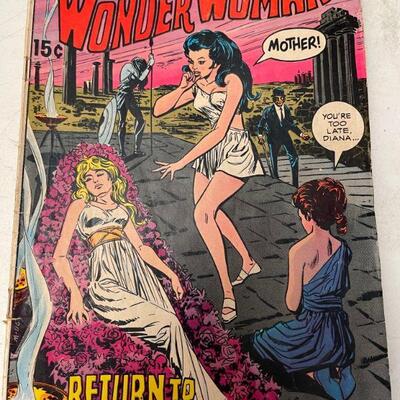 The New Wonder Woman #183 comic 15 cent 