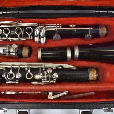 Bb Clarinet in King Case (Clarinet is not King Brand)