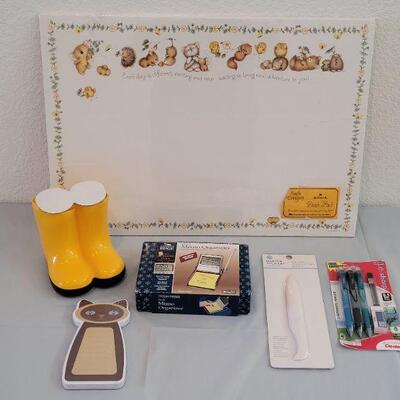 Lot 254: New Desk Mat, Pen or Flower Rubber Boots, Pens, Notepad, Memo Organizer  