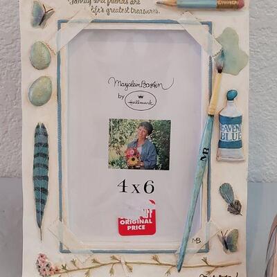 Lot 256: Marjolein Bastin Picture Frame, Notepad & Pen Set, Candles