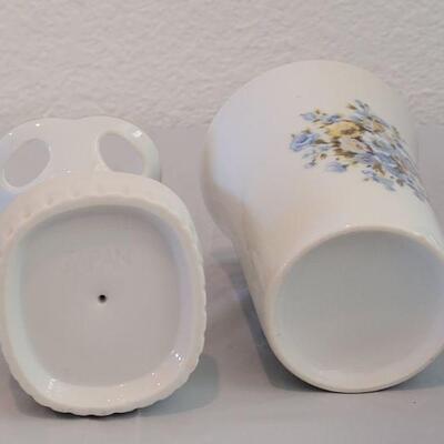 Lot 258: Otagiri Picture Frame, Kleenex Box Cover, Polka Dot Trinket and China Toothbrush Holder & Cup