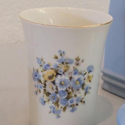 Lot 258: Otagiri Picture Frame, Kleenex Box Cover, Polka Dot Trinket and China Toothbrush Holder & Cup