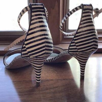 C113 - Coach Shoes w/ Box Size 8 M "Marci Stripey"