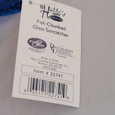 Lot 259: Glass floating Fish and Fish Chunked Glass Suncatcher 