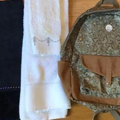 C114 - Roxy Backpack & 3 Towels