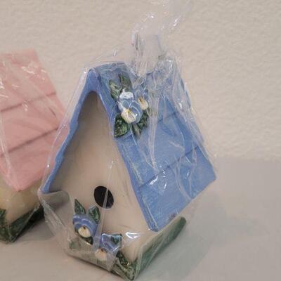 Lot 277: Birdhouses & Hearts Candles and Wax Melts