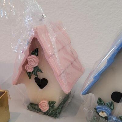 Lot 277: Birdhouses & Hearts Candles and Wax Melts