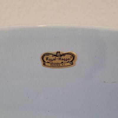 Lot 286: (2) Royal Haeger Pottery Kleenex Box and Large Soap Dish