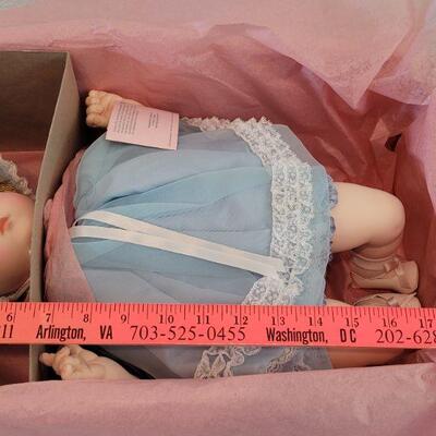 Lot 289: Madame Alexander "Mommies Pet"
