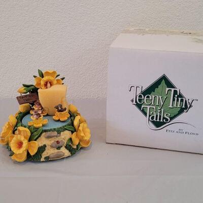 Lot 298: Teeny Tiny Tails "Daffodil Twirls" Music Box