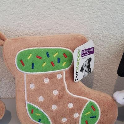 Lot 302: New Cat and Dog Toys