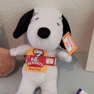 Lot 302: New Cat and Dog Toys
