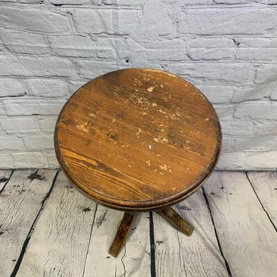 #10 Round Wood Table