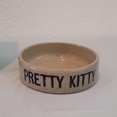 Lot 313: Moira Pottery Kitty Bowl and Cat's Meow Toy