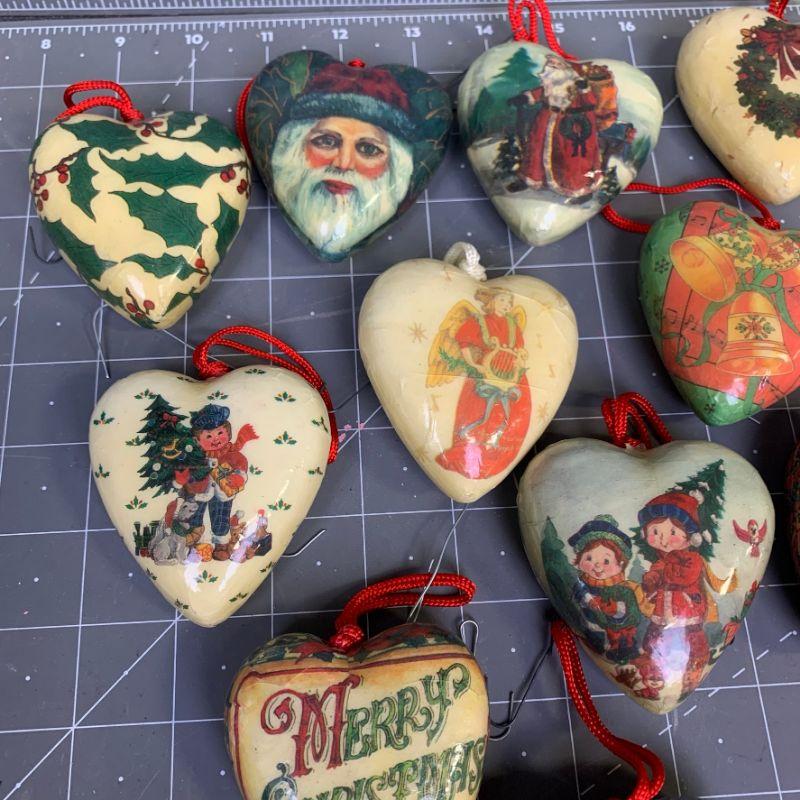 #269 Vintage Heart Ornaments | EstateSales.org