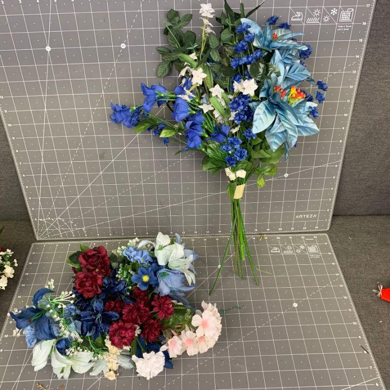 279 Plastic Flower Bouquets