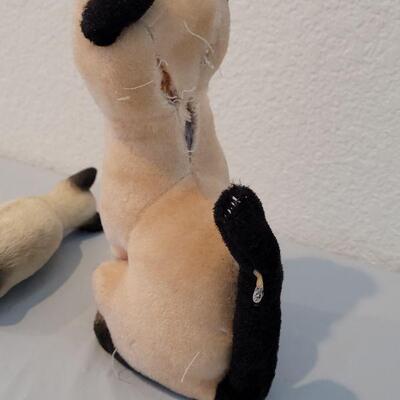 Lot 315: Vintage Dakin Siamese Cat and Sandcast Siamese 