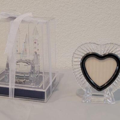 Lot 319: Crystal Castle and (Waterford?) CRYSTAL Heart Picture Frame 