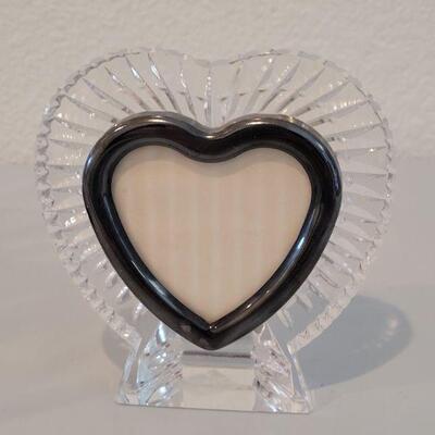 Lot 319: Crystal Castle and (Waterford?) CRYSTAL Heart Picture Frame 