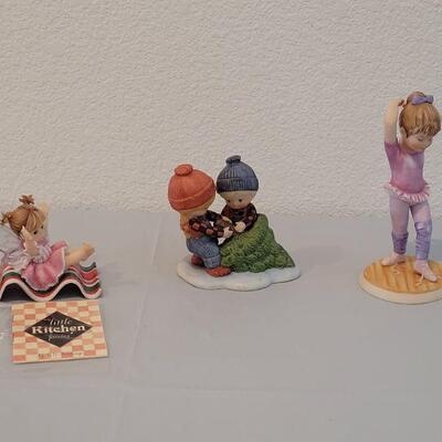 Lot 321: Lenox "The Days of the Week" , Enesco Figurine and Little Kitchen Fairies Figurine 