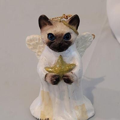Lot 322: (3) Cat Ornaments and (2) Paint Yourself Ceramic Siamese Cats