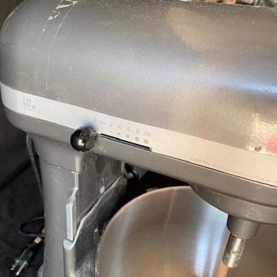 LOT#T35: KitchenAid Professional 600 Stand Mixer