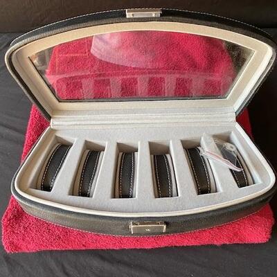 LOT#T37: NOS Wristwatch Display