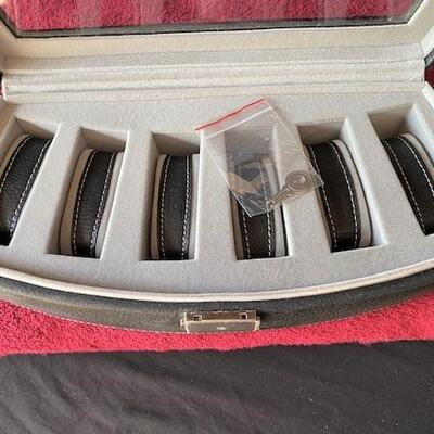 LOT#T37: NOS Wristwatch Display