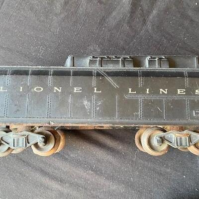 LOT#T42: 3 Piece Lionel Train Lot