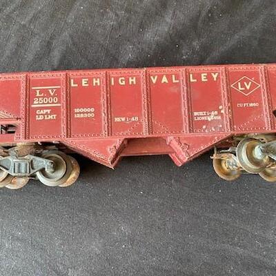 LOT#T42: 3 Piece Lionel Train Lot