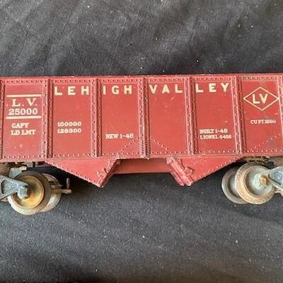 LOT#T42: 3 Piece Lionel Train Lot