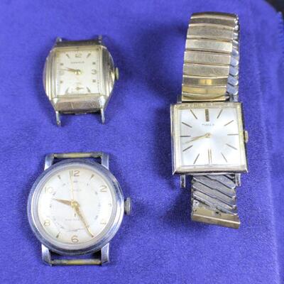 LOT#T46: Lot of Men's Straight Wind Watches