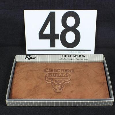 LOT#T48: Vintage Men's Chicago Bulls Wallet