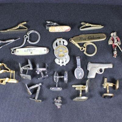 LOT#T49: Lot of Gold & Silver Tone Accessories