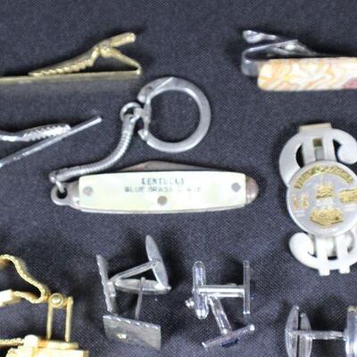 LOT#T49: Lot of Gold & Silver Tone Accessories