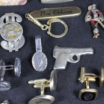 LOT#T49: Lot of Gold & Silver Tone Accessories