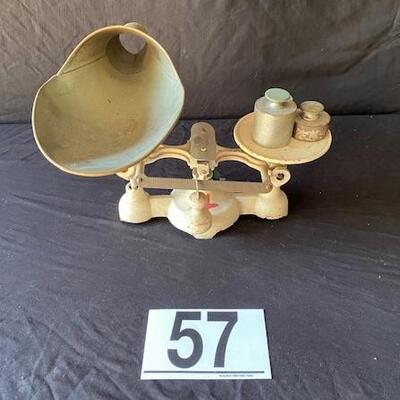 LOT#P57: Vintage Cast Penn Scale
