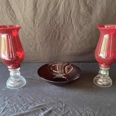 LOT#B69: Red Glass DÃ©cor Lot