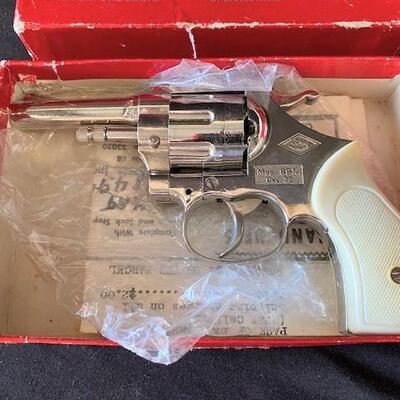 LOT#B75: Mixed Lot Including 99x Revolver