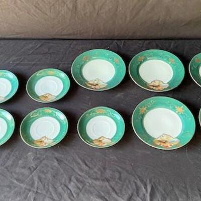LOT#V80: Mid-Century Japanese Saucer & Plate Lot with 24K Trim