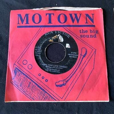 LOT#H117: Lot of Elvis Presley 45s